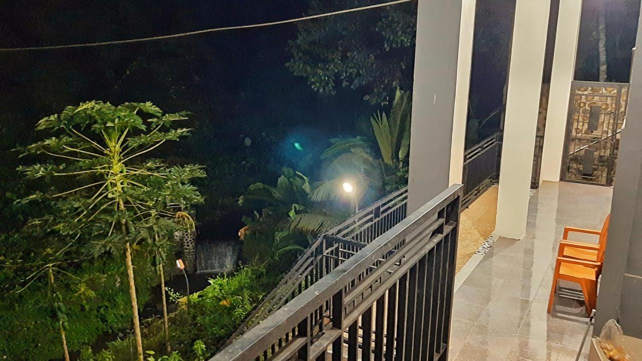 بانيووانجى Kelapa Gading Villas المظهر الخارجي الصورة